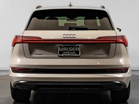 Used 2022 Audi e-tron Premium w/ Convenience Plus Package AWD/4WD image 7