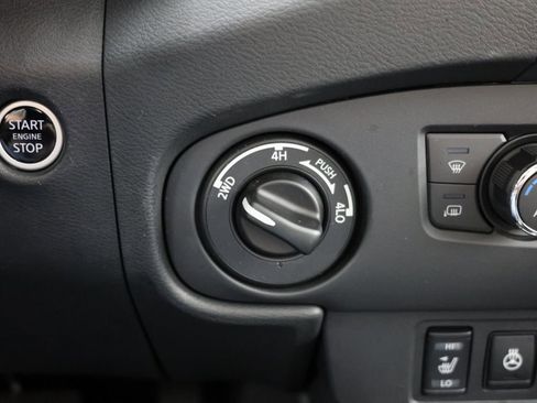 Used 2024 Nissan Frontier SL w/ Technology Package image 17