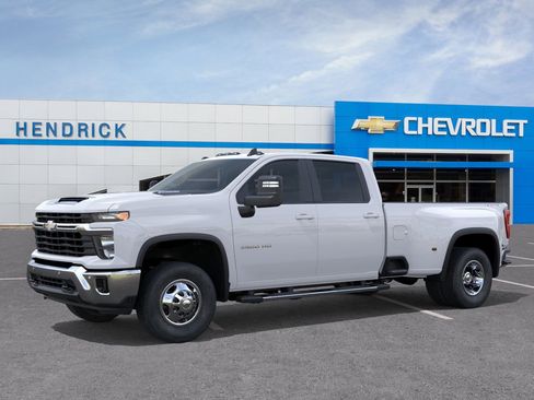 New 2026 Chevrolet Silverado 3500 LT image 3
