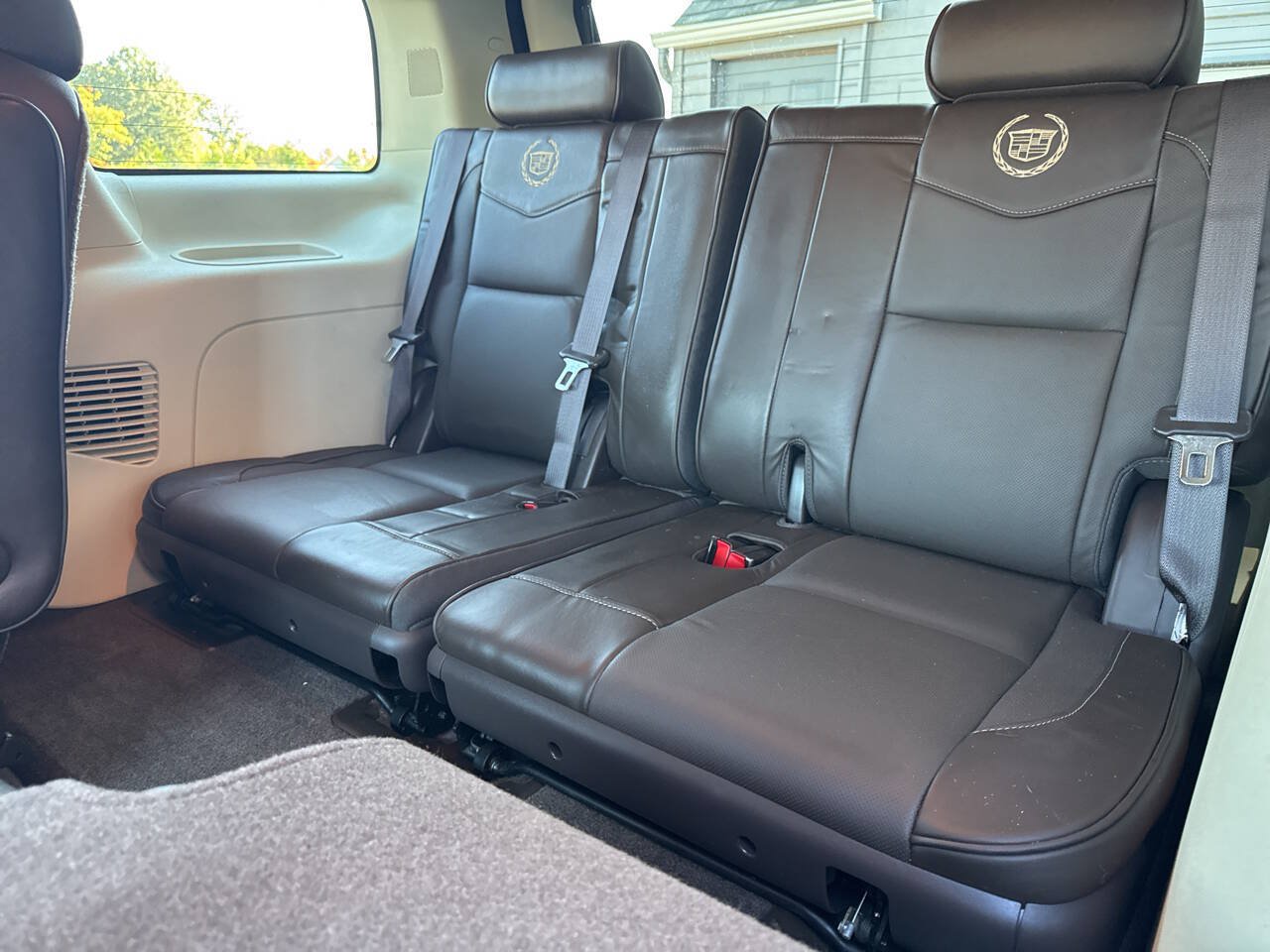 Used 2013 Cadillac Escalade Platinum AWD/4WD image 21