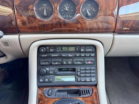 Used 2001 Jaguar XK8 Convertible RWD image 24