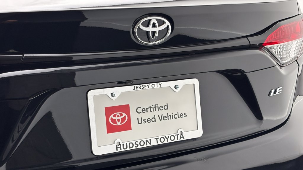 Used 2026 Toyota Corolla LE FWD image 8