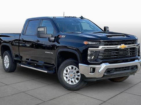 Used 2024 Chevrolet Silverado 2500 LT w/ Convenience Package AWD/4WD image 4