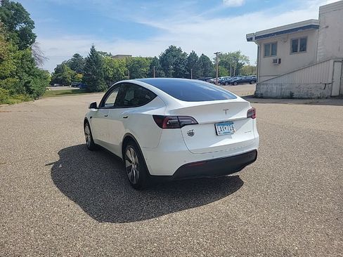 Used 2022 Tesla Model Y Long Range AWD/4WD image 17