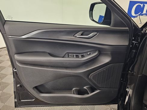 New 2025 Jeep Grand Cherokee L Laredo AWD/4WD image 9