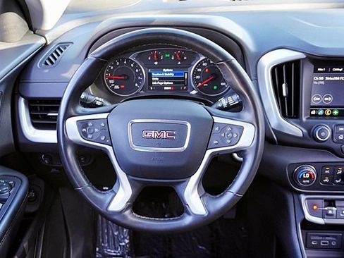 Used 2024 GMC Terrain SLT AWD/4WD image 19
