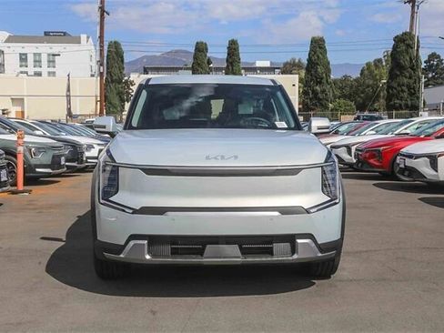 New 2026 Kia EV9 Light image 2