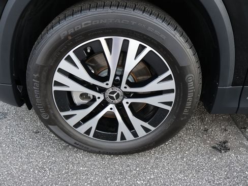 Certified 2025 Mercedes-Benz GLA 250 w/ Driver Assistance Package image 9