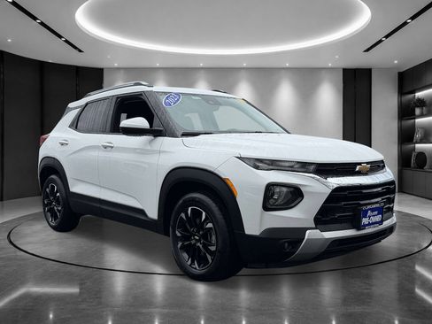 Certified 2023 Chevrolet TrailBlazer LT FWD image 2