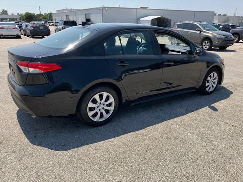 Used 2025 Toyota Corolla LE FWD image 4