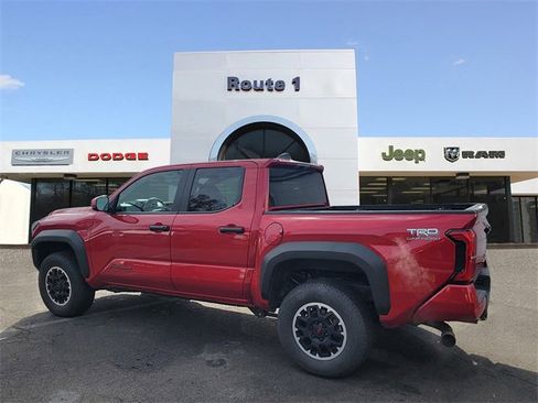 Used 2024 Toyota Tacoma TRD Sport image 5