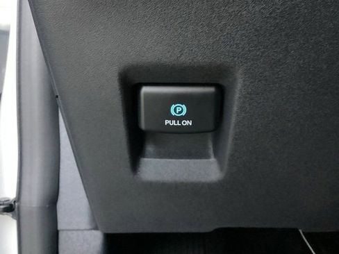 New 2025 Ford Expedition Active image 78