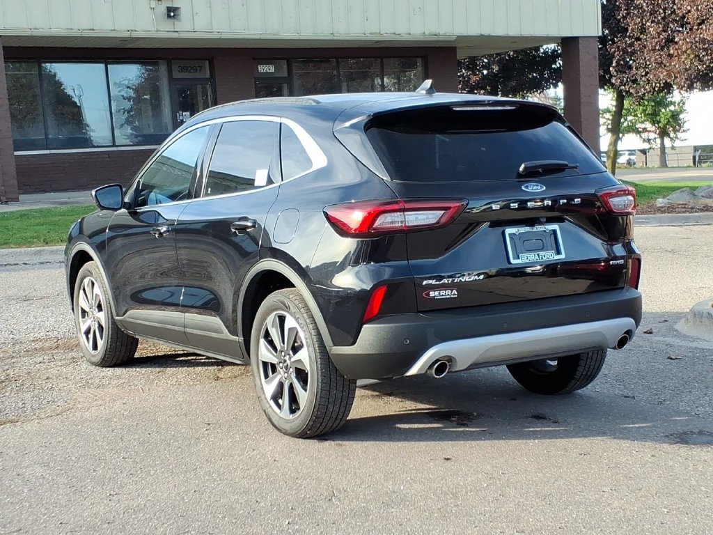 Used 2023 Ford Escape Platinum AWD/4WD image 3
