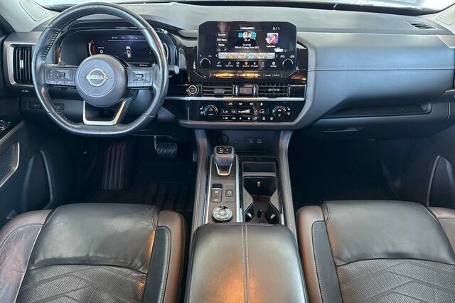 Used 2023 Nissan Pathfinder Platinum w/ Cargo Package AWD/4WD image 13