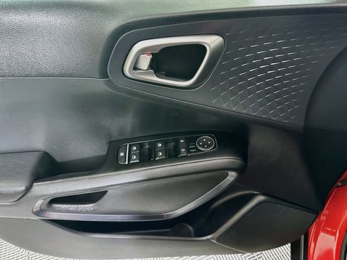 Used 2022 Kia Soul EX FWD image 15