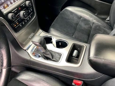Used 2018 Jeep Grand Cherokee Altitude AWD/4WD image 16
