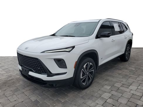 Certified 2025 Buick Enclave Sport Touring w/ Power Package image 3