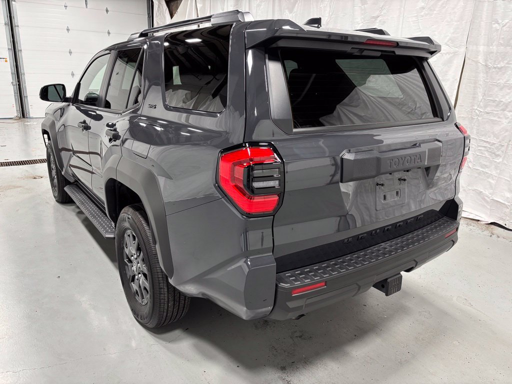 Used 2026 Toyota 4Runner SR5 AWD/4WD image 5