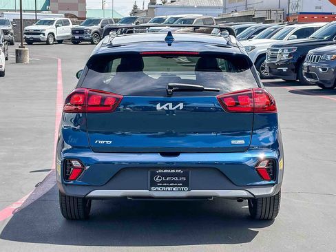 Used 2022 Kia Niro LXS FWD image 3