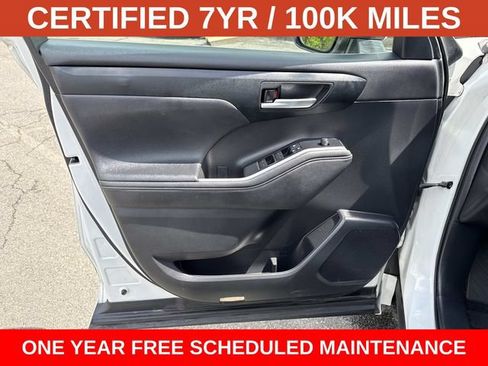 Used 2021 Toyota Highlander XLE AWD/4WD image 13