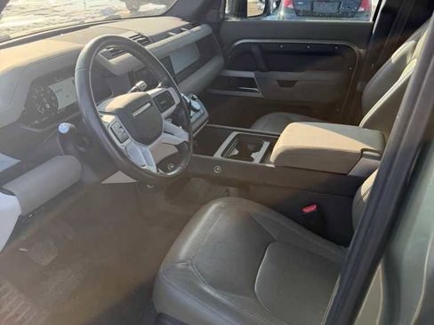 Used 2022 Land Rover Defender 110 SE image 7