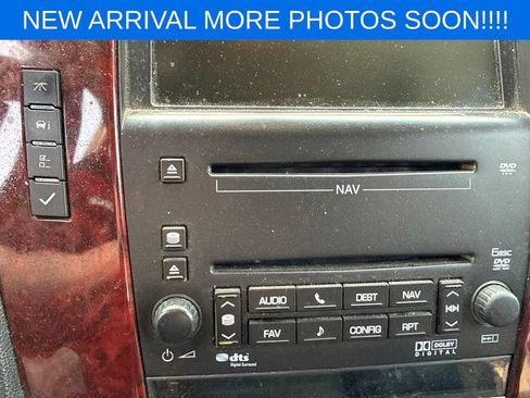 Used 2010 Cadillac Escalade Luxury AWD/4WD image 12