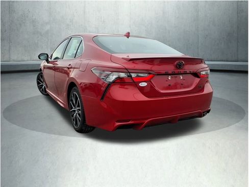Certified 2022 Toyota Camry SE image 21