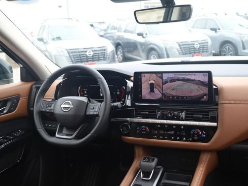 New 2026 Nissan Pathfinder Platinum AWD/4WD image 28