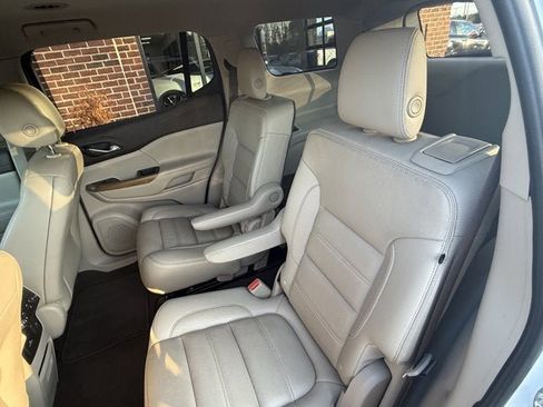 Used 2019 GMC Acadia Denali image 16