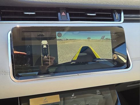 Used 2023 Land Rover Range Rover Evoque SE image 26