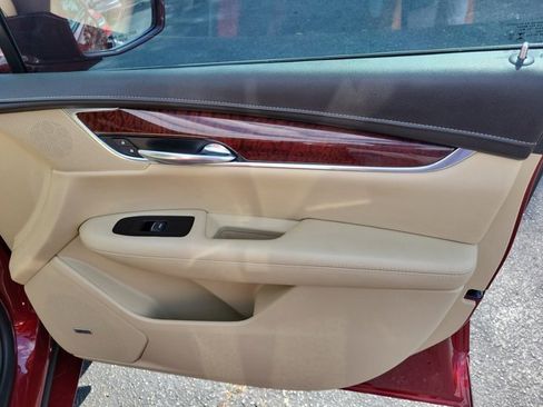 Used 2018 Cadillac XT5 Luxury w/ Driver Awareness Package image 8