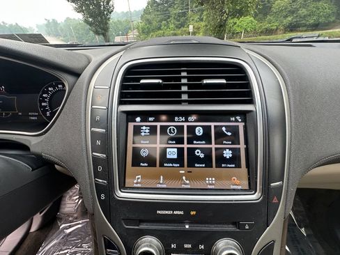 Used 2016 Lincoln MKX Select w/ Climate Package AWD/4WD image 18