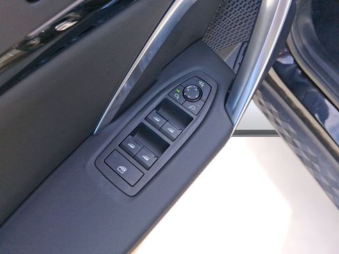 Used 2025 BMW X2 xDrive28i image 19