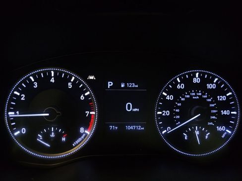 Used 2019 Hyundai Santa Fe SE FWD image 23
