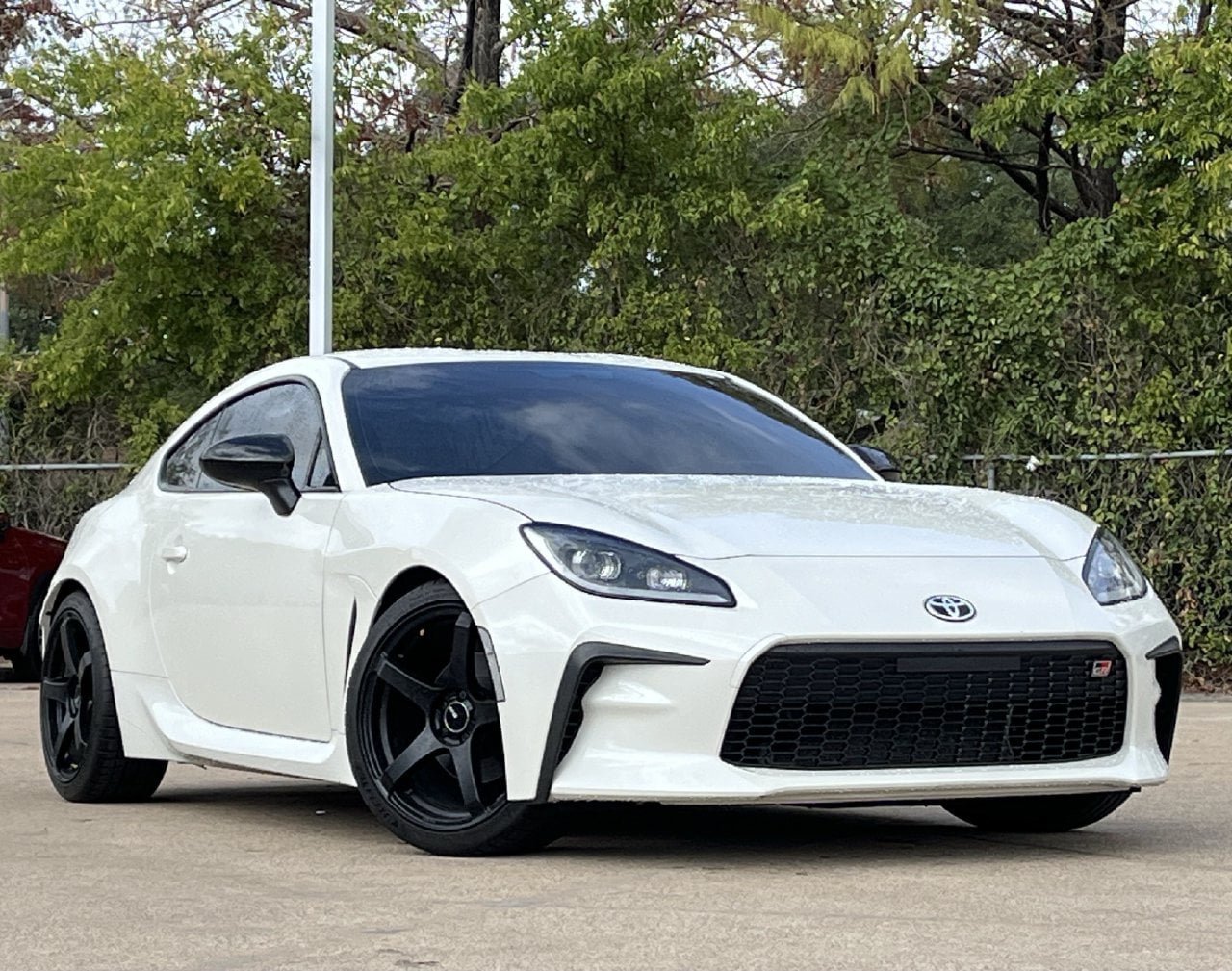 Used 2024 Toyota GR86 Premium RWD image 2