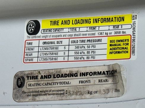 Used 2016 Chevrolet Express 2500 RWD image 86