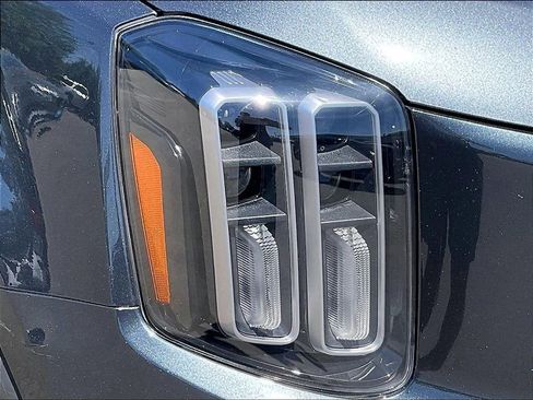 Used 2023 Kia Telluride LX AWD/4WD image 31