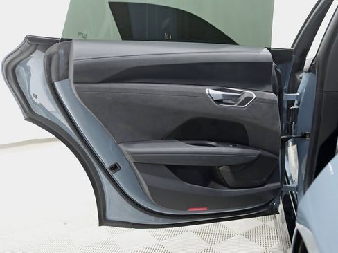 Used 2022 Audi e-tron GT Premium Plus w/ Performance Package image 30