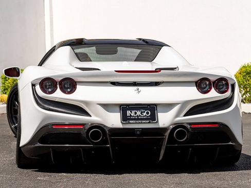 Used 2022 Ferrari F8 Tributo RWD image 13