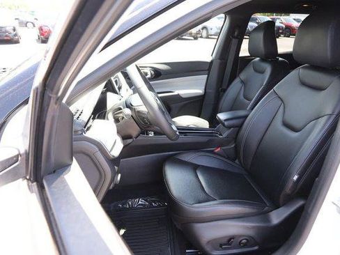 Used 2025 Jeep Compass Limited AWD/4WD image 8