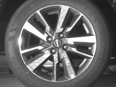 Used 2025 Nissan Versa SV image 15