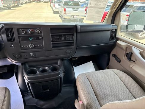 Used 2013 Chevrolet Express 2500 RWD image 8
