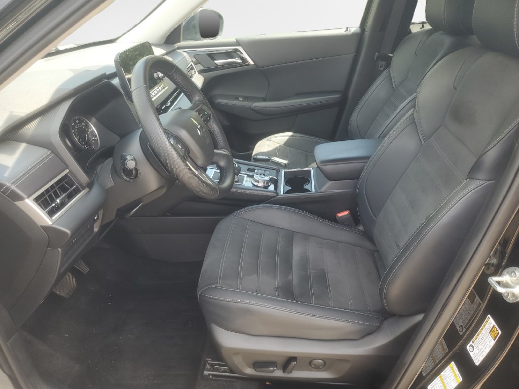 Used 2024 Mitsubishi Outlander SE AWD/4WD image 12