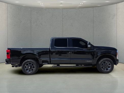 Used 2023 Ford F350 Lariat w/ Lariat Ultimate Package AWD/4WD image 2