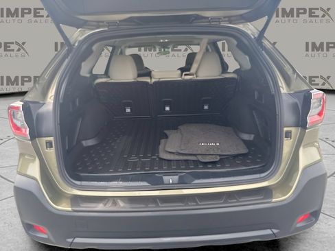 Used 2025 Subaru Outback Premium AWD/4WD image 18