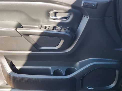 Used 2021 Nissan Titan PRO-4X w/ Pro-4x Convenience Package image 16