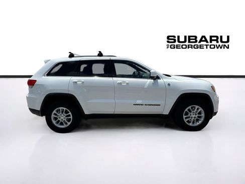Used 2018 Jeep Grand Cherokee Laredo AWD/4WD image 8
