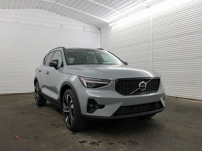 New 2026 Volvo XC60 B5 Plus w/ Protection Package Premier