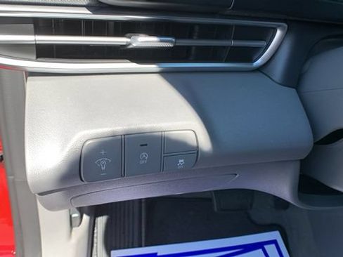 Certified 2025 Hyundai Elantra SE w/ Cargo Package FWD image 11