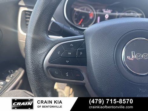 Used 2019 Jeep Cherokee Latitude w/ Popular Appearance Group FWD image 15
